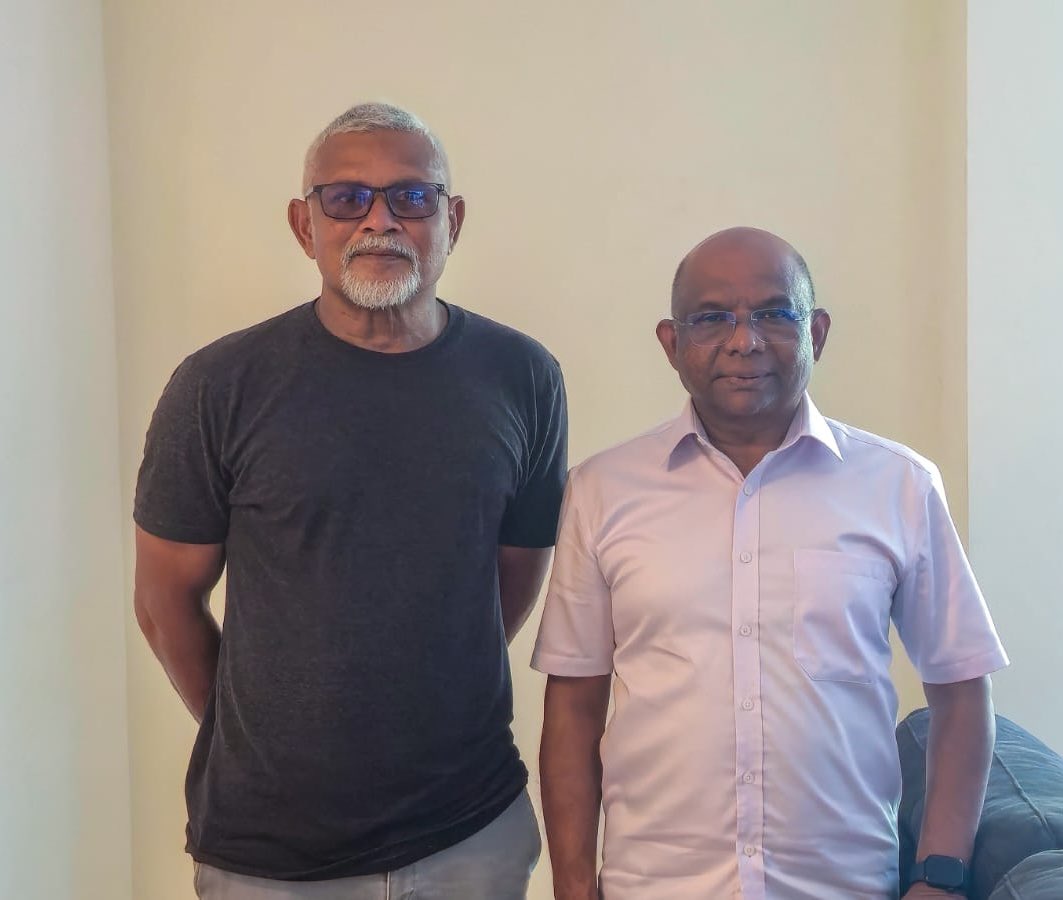 abdulla_shahid's tweet photo. އިސްލާޙީ މަސައްކަތާ، އެމްޑީޕީއަށް އެންމެ ބޭނުންވާ ވަގުތު ޕާޓީއަށް މަގު ދައްކާ، މި ފިކުރު ދިރުވައި އާލާ ކުރުމުގެ ފަހުލަވާނުން އަޅުގަނޑުގެ ޓީމާ އައްޑޫއިން ގުޅުނު ކަމީ އަޅުގަނޑުގެ ކެމްޕެއިންނަށް ލިބުނު ވަރަށްވެސް ބޮޑު ހިތްވަރެއް. އިރާދަފުޅުން މުޅި ރާއްޖެ ރަންރީނދޫ ދޯދި ތަކުން ޖަރީވާނެ 💛