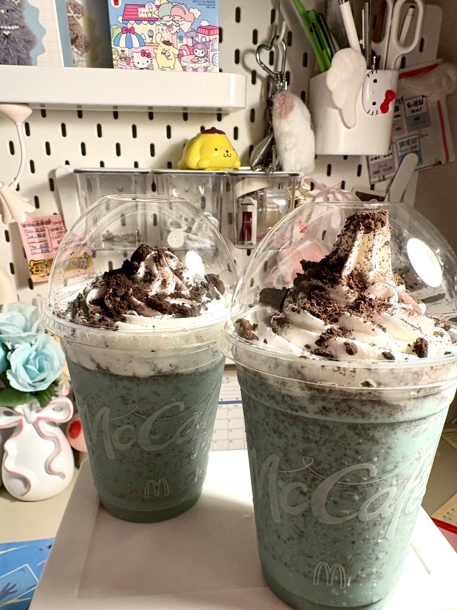 akakonijyo's tweet photo. @McDonaldsJapan 頭キーンなるけど、美味しかった♡

#マックのチョコミントフラッペ帰ってきた https://t.co/3NoRhN4CGZ
