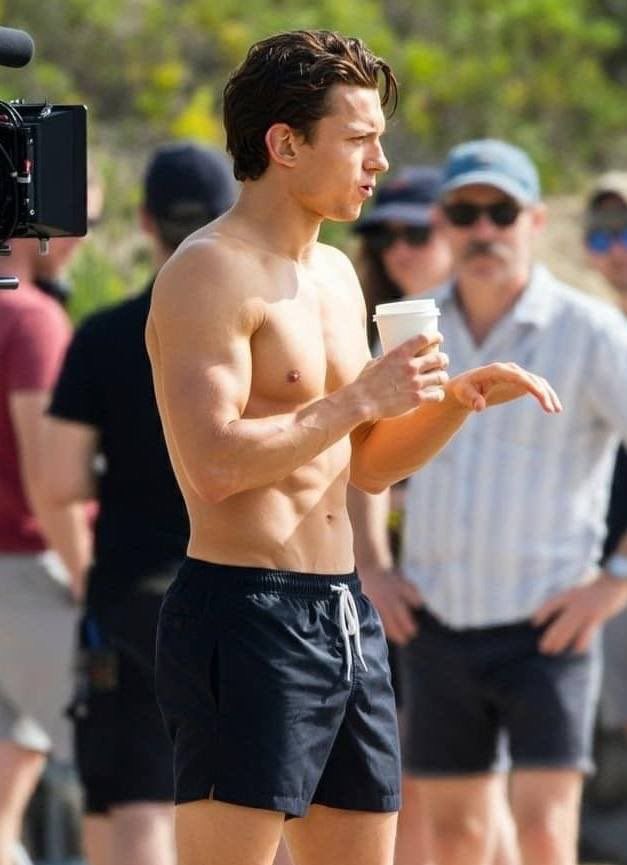 Fiftybabanla's tweet photo. Spiderman 20’s           Spiderman 30’s https://t.co/5TBfpEJ0Rf