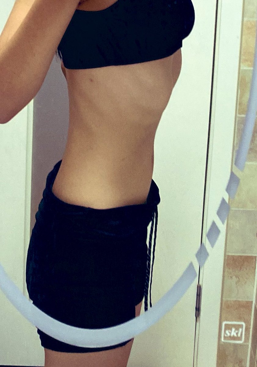 dorkdonut's tweet photo. without checking my profile what bmi do I look like 😿😿😿 #edrtwt #bodycheck https://t.co/50MhunCwvc