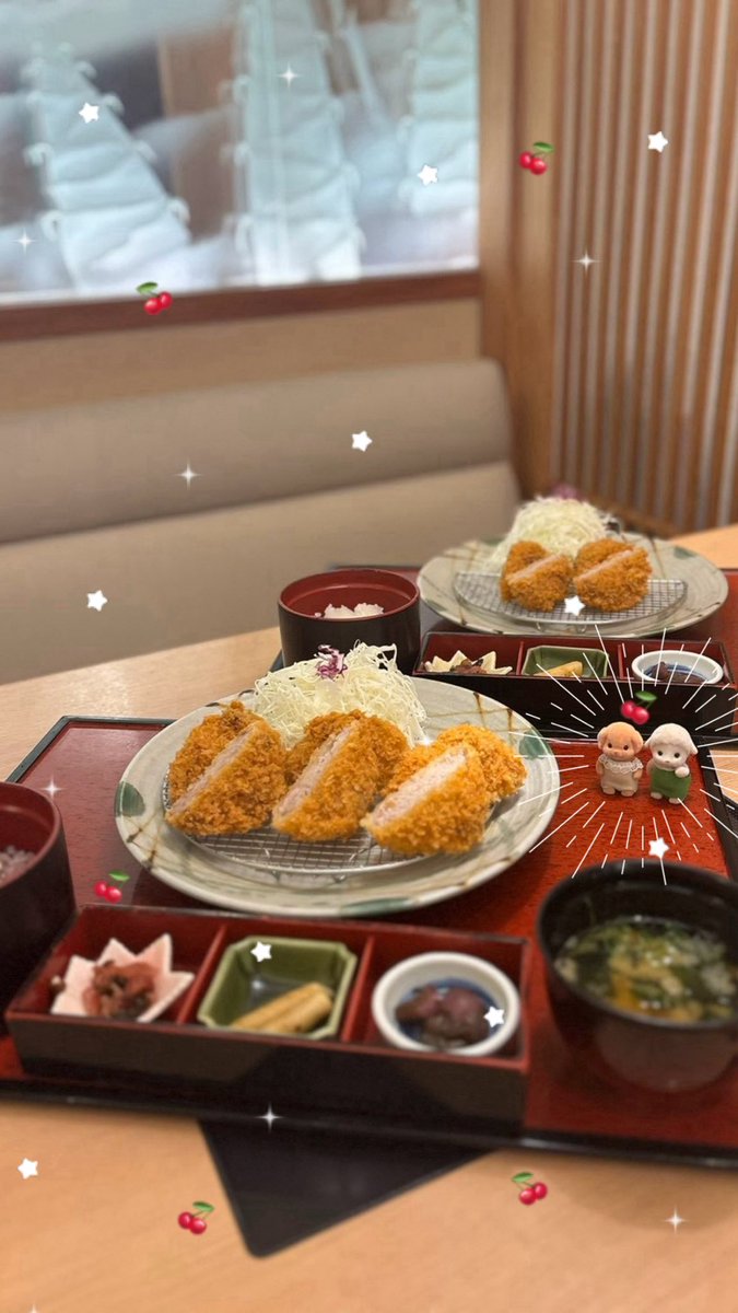 _ChUChUL_'s tweet photo. 大阪ごはん₍  .  ̫. ₎◞🪄シル活もした💕💕💕 https://t.co/msplfydz0U