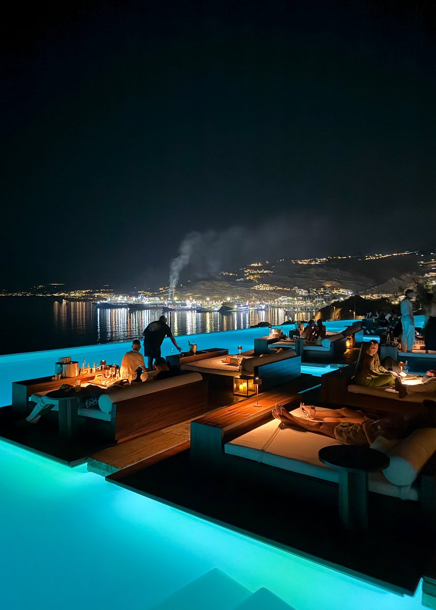 CharlieeMeister's tweet photo. Mykonos 🇬🇷 https://t.co/e7q4HicR4L