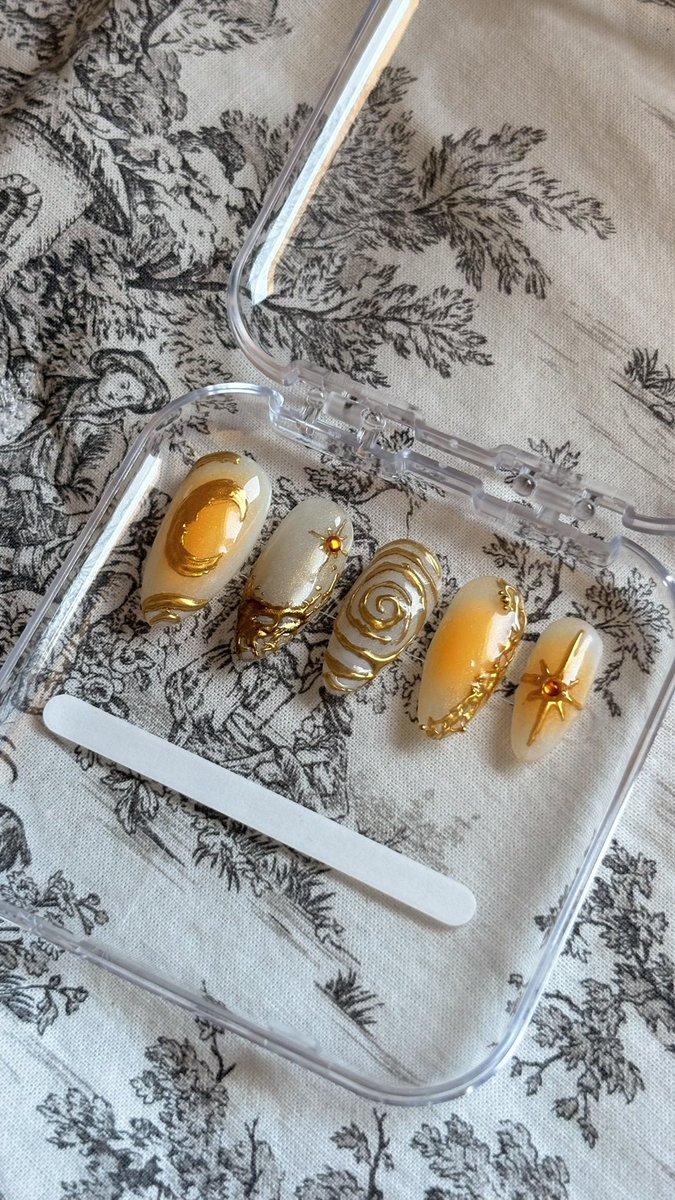 userknj8's tweet photo. 2e set en cours ⌛️ 
commande personnalisée ♡ https://t.co/p2IndrSIW1