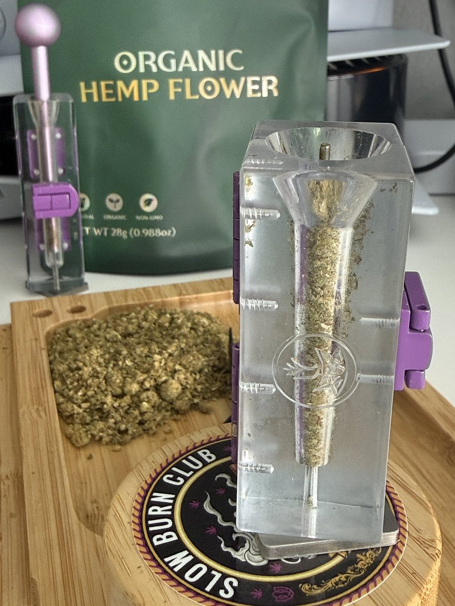Rees71's tweet photo. @Supergreenshemp and @PurpleRoseSpply are a next level pairing. #slowburnclub https://t.co/cKQEOM0XkY