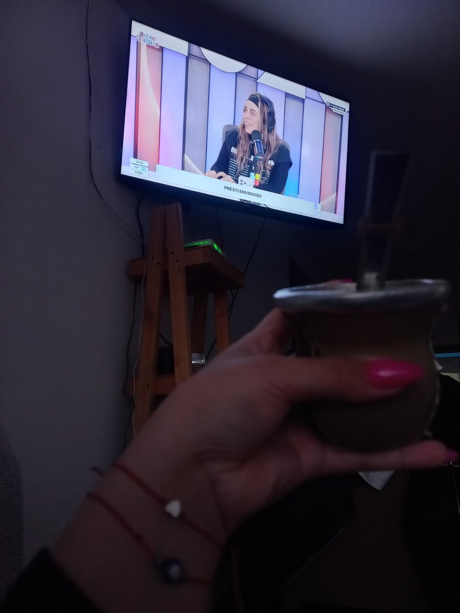 bella_8a's tweet photo. MIRANDOLOS 🧉🥰 LOS AMOOO

Saludos desde Río Gallegos!! El 26/11 voy estar allá y quiero conocerlos!!!! 

#LUZU #nadiedicenada #luzu https://t.co/zKq2U14KG6
