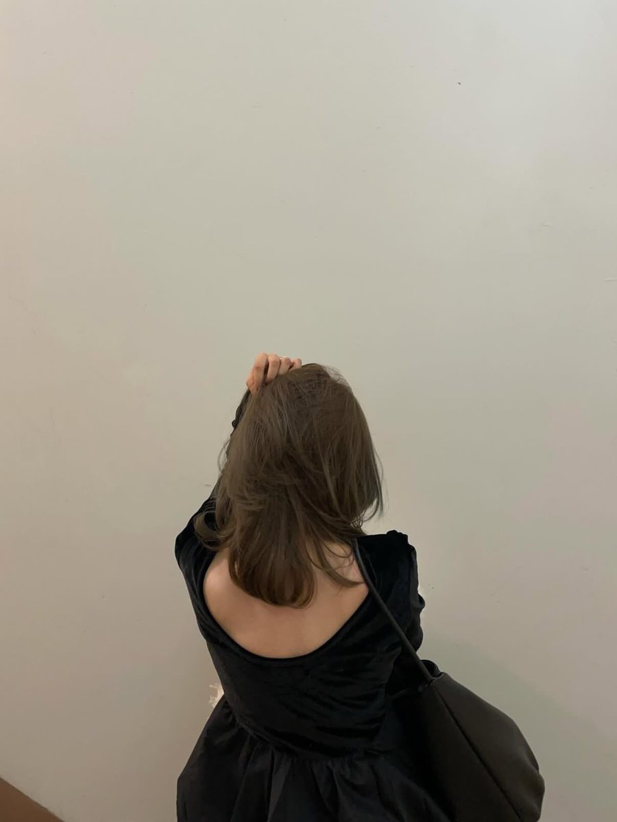 ktmk___55's tweet photo. レイヤーザクザク。軽く巻くだけでヘアアレンジしているみたいに見えるから、トップスがシンプルでも盛れる気がする🍃32mmです https://t.co/kWY1JsEj0R