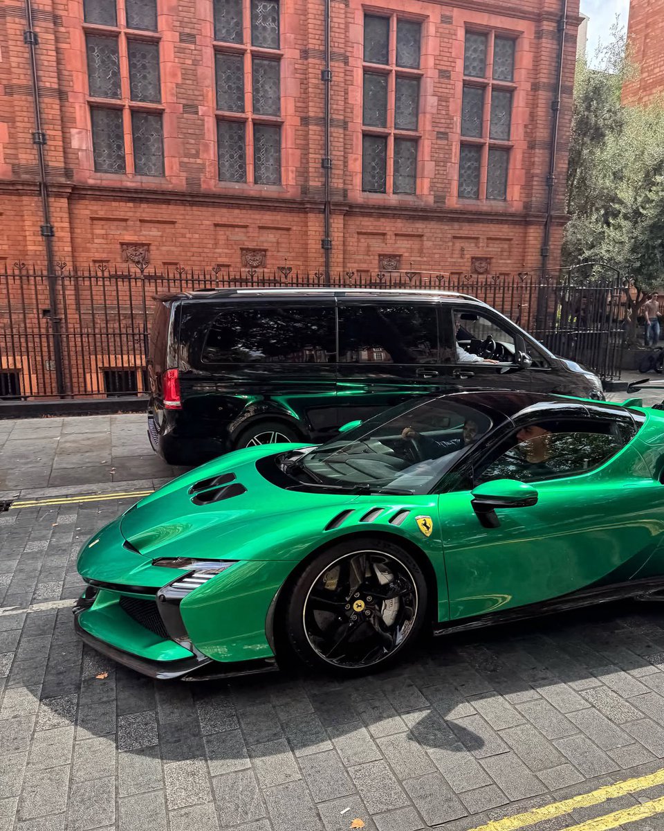 CarCultureCC's tweet photo. Ferrari SF90 XX in London 🇬🇧 https://t.co/3uAMNuLQdz
