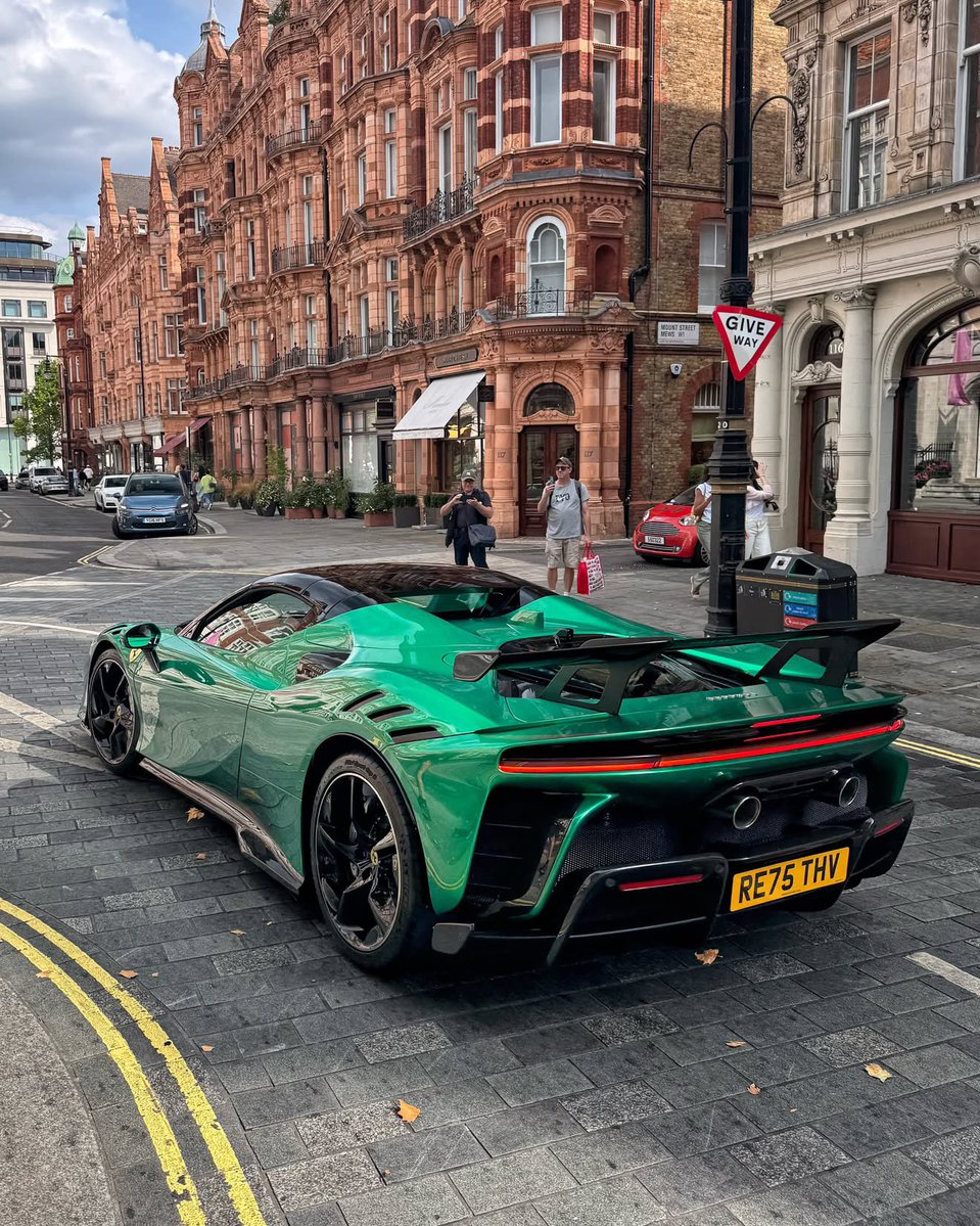 CarCultureCC's tweet photo. Ferrari SF90 XX in London 🇬🇧 https://t.co/3uAMNuLQdz