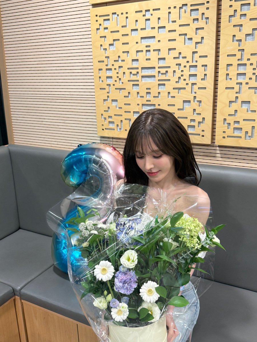 WENDY_offcl's tweet photo. [📸]
260819 Today is When:D

오늘은 웬디의 영스트리트 2주년💙
완소들과 매일 함께해 행복한 밤✨

#WENDY #웬디
#영스트리트 https://t.co/2q8iEGiQ9d