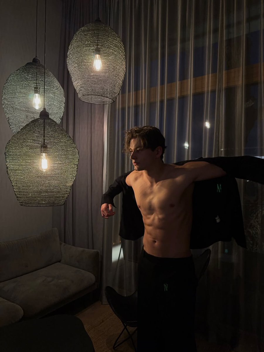 Sertient's tweet photo. Keeping the night lowkey and peaceful. https://t.co/JhXsoPvKA3
