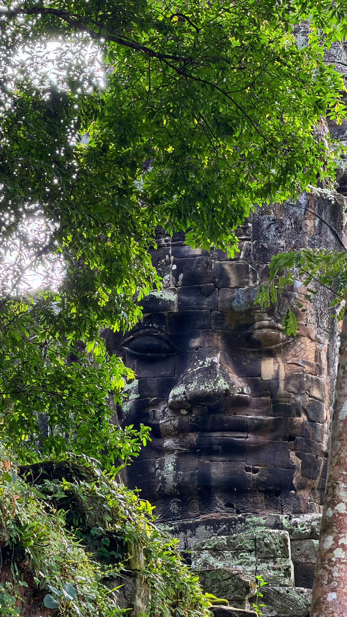 SarounSean's tweet photo. Angkor Thom https://t.co/Kic5grH5Wd