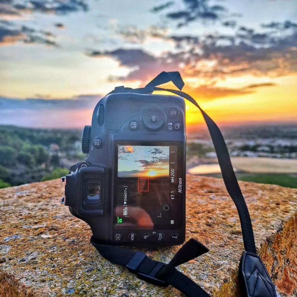 MarionEricces's tweet photo. Feliz Día de la Fotografía a quienes todavía creen que una imagen puede decir lo que mil palabras no alcanzan..
 #Diadelafotografia 

19 agosto 2026

✨️⭐️ https://t.co/tYHKg5S84e