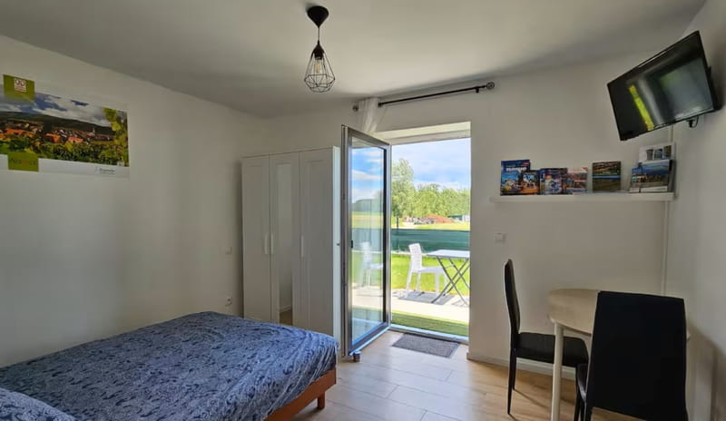 GitesPourPros's tweet photo. Au Vol des Cigognes 67150 Osthouse : 
Séjournez dans un studio neuf au calme, vue sur la nature, classé meublé de tourisme 2 **. Situé en Centre Alsace près d'Erstein sur l'axe routier entre Strasbourg, Selestat, Colmar et à proximité de l'Allemagne...
https://t.co/Ntf8aTx7bG https://t.co/XvehLRZm08