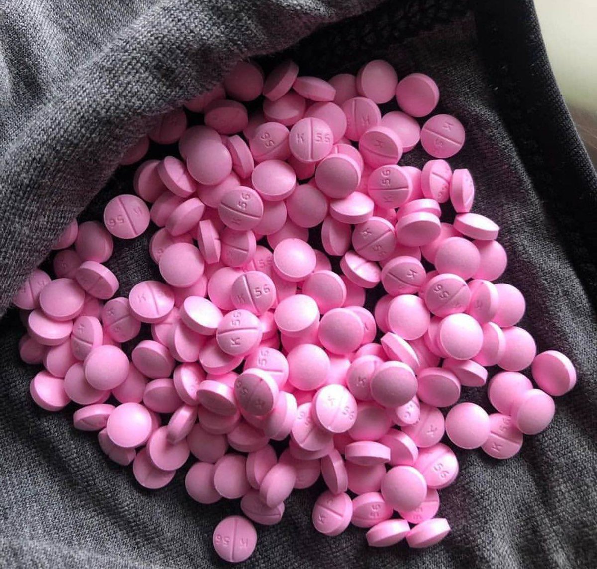 FreddieCosti's tweet photo. #geekin up with #k56. Another day, another opportunity to witness the beauty of the morning sky as the sun rises 🌅🌞. #DrugTwt #RealGeeker #ghsp #substancechat #DrugTwtCircleJerk #PostYourDrugs https://t.co/ytxF3aIisI