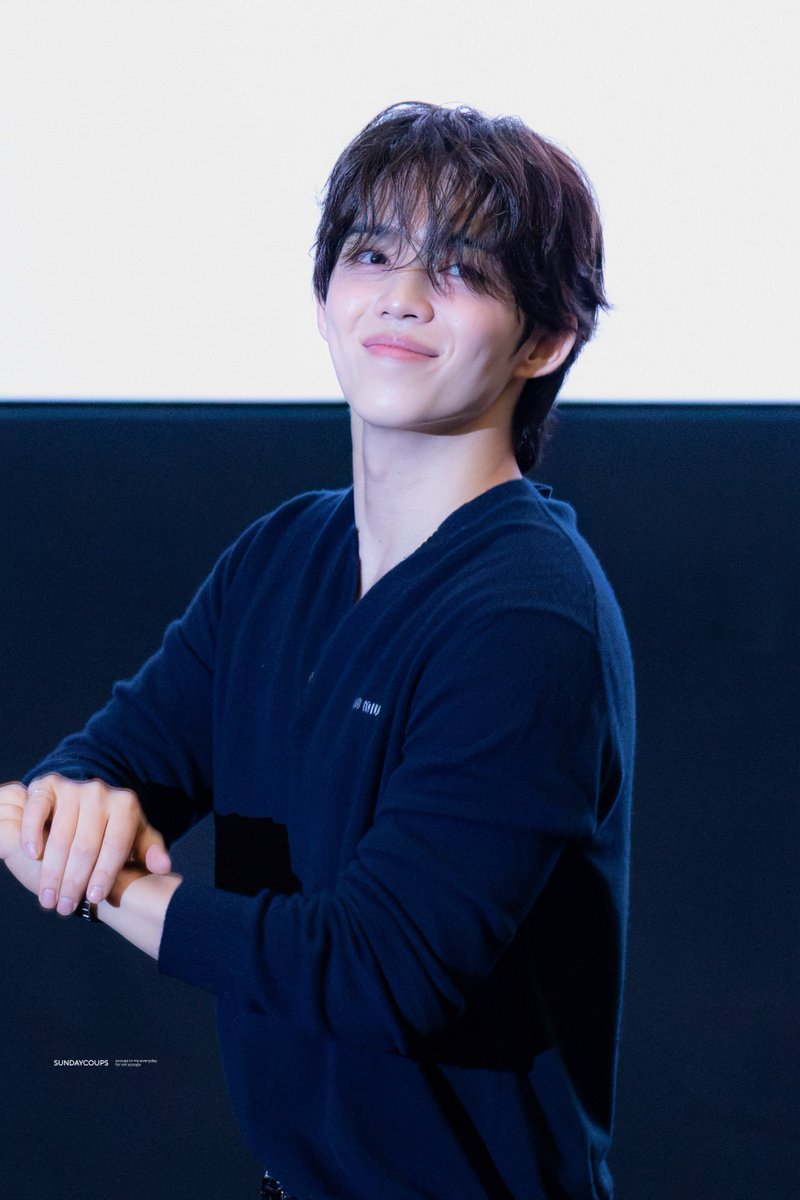 SUNDAYCOUPS_'s tweet photo. 260819 뉴트럴 뷰잉파티

#SCOUPS #에스쿱스 #승철 #세븐틴 #SEVENTEEN https://t.co/FrCGN3uNON