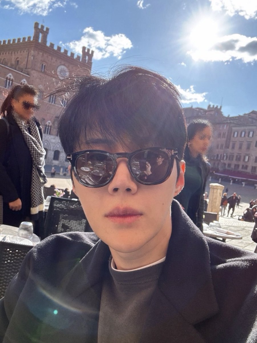 aryaaa1129's tweet photo. Sorry but this selfie NEEDS to be on his IG https://t.co/QeeD2o657t