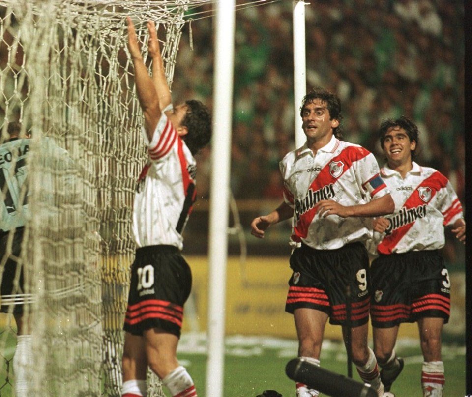 Estadisti_River's tweet photo. #River vs #colombianos 🇨🇴

#Rivales 

1️⃣0️⃣ Atlético Nacional 
0️⃣8️⃣ Independiente Santa Fe 
0️⃣8️⃣ Deportivo Cali 
0️⃣6️⃣ América 
0️⃣6️⃣ Junior 
0️⃣4️⃣ Independiente Medellín 
0️⃣2️⃣ Tolima
0️⃣2️⃣ Once Caldas
0️⃣2️⃣ Tuluá https://t.co/E2TGlzM0ox