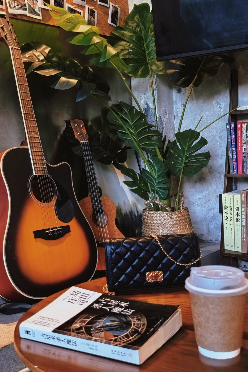 demethood's tweet photo. Just discovered a hidden acoustic gem at a tiny café today—warm guitar strums + soft vocals hit different when you’re sipping coffee in a sunlit corner https://t.co/IPKh0hOxtD