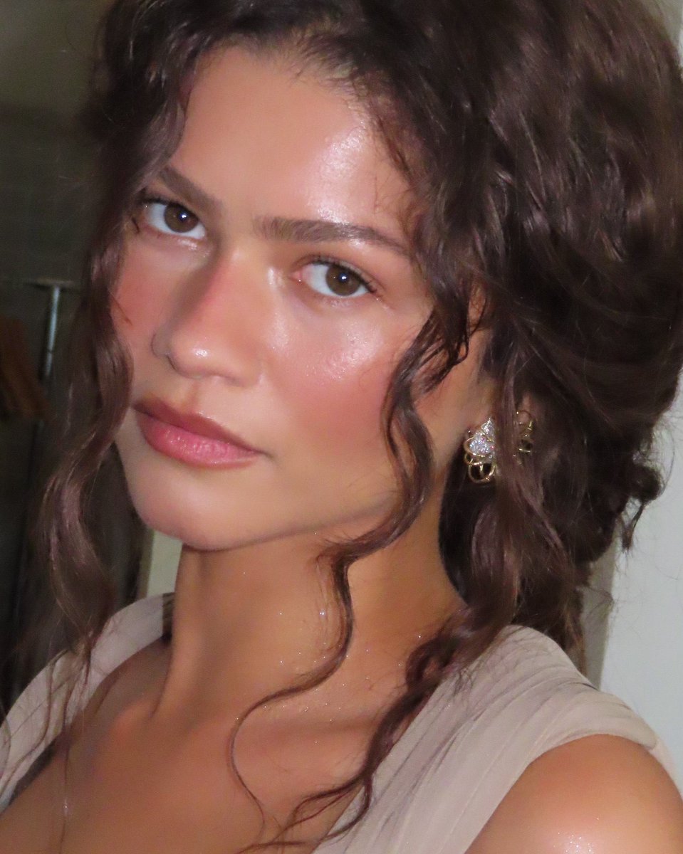 bestofzendya's tweet photo. https://t.co/jYuNL2hhQo