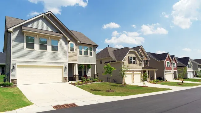 builderonline's tweet photo. Future-ready homes do not need every tech feature at move-in.

They need the capacity, conduit, and panel planning to make EV, solar, battery, and backup power upgrades easier later.

👉 Learn more: https://t.co/Ej9gTTI9JD

#Energy #ZondaMediaIntel #Sponsored #SchneiderElectric https://t.co/Jc4qKhJxSw