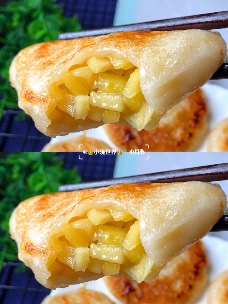 KarrBerr's tweet photo. Just grabbed the softest warm cropple from the corner shop—crunchy outside, sweet apple filling inside, perfect mid-afternoon pick-me-up!， https://t.co/641EJUYdlS