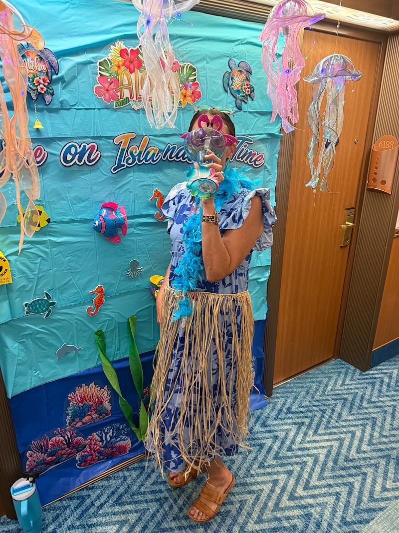 sktls67's tweet photo. My friend, Michelle, is a finalist in Margaritaville At Sea Islander’s Story Contest. Help me rally votes: https://t.co/4YM2R7ZleC https://t.co/YLLZzq7YeA