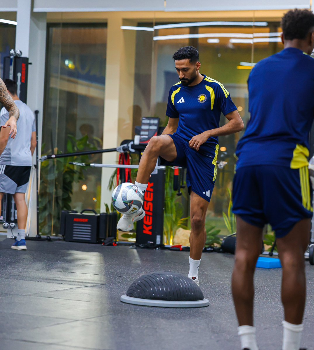 AlNassrFC's tweet photo. نعـود لفتـح صفحـة الدوري 💛 https://t.co/hvA5mtbpcn
