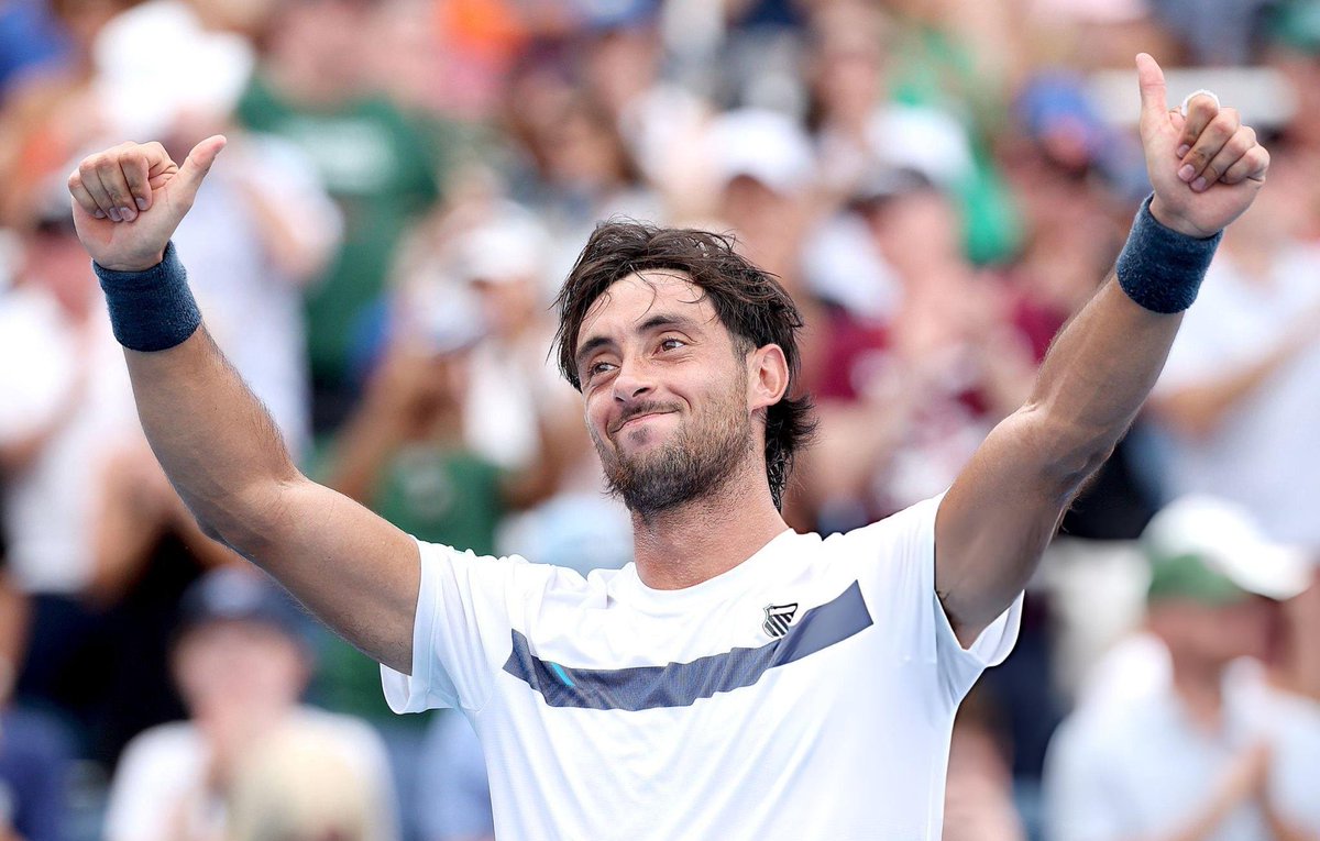 gonzaloferreyr's tweet photo. .@TiranteThiago es oficialmente el nuevo número 3 del tenis argentino. 

Está a una victoria de ser Top 40 del mundo. https://t.co/amYJDG60RW