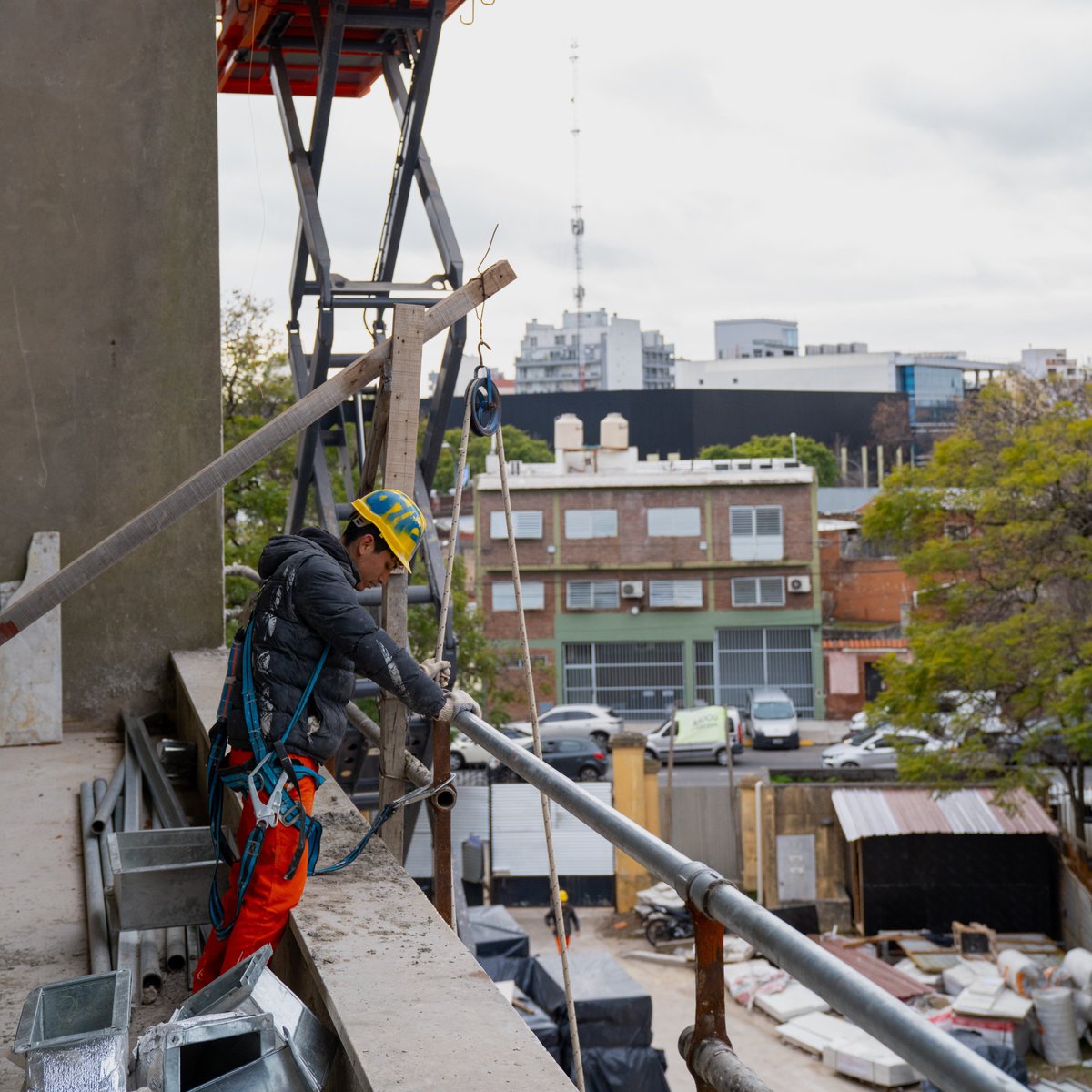 BASalud's tweet photo. Así avanza hoy el Centro Regional de Hemoterapia de la Ciudad. 2.617 m² en obra, en el corazón del sistema público de salud porteño.

Cuando esté listo, el centro va a concentrar en un solo lugar la extracción, procesamiento y distribución de sangre para toda la red hospitalaria. https://t.co/raPod5D8RK