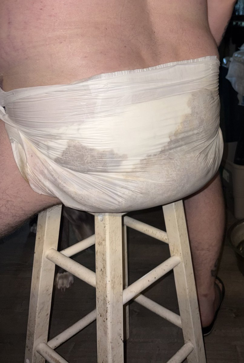 LilPrinceDJ's tweet photo. Whose turn is it to change da baby??? 
#diaperboi #stinkydiaper #abdl #diapertraining #adultbaby #messydiaper #diapercuck https://t.co/EsMa1CTJ4h