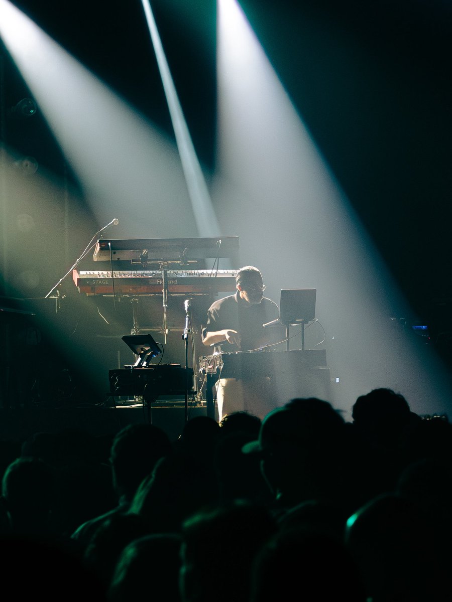 capcityhiphop_'s tweet photo. The former official tour DJ for Mac Miller brought the energy to HISTORY Toronto before Jack Harlow hit the stage, getting the sold-out crowd ready for the night. 🎧 @CLocKworkDJ 

#clockworkdj #toronto https://t.co/NQTn3E24Co