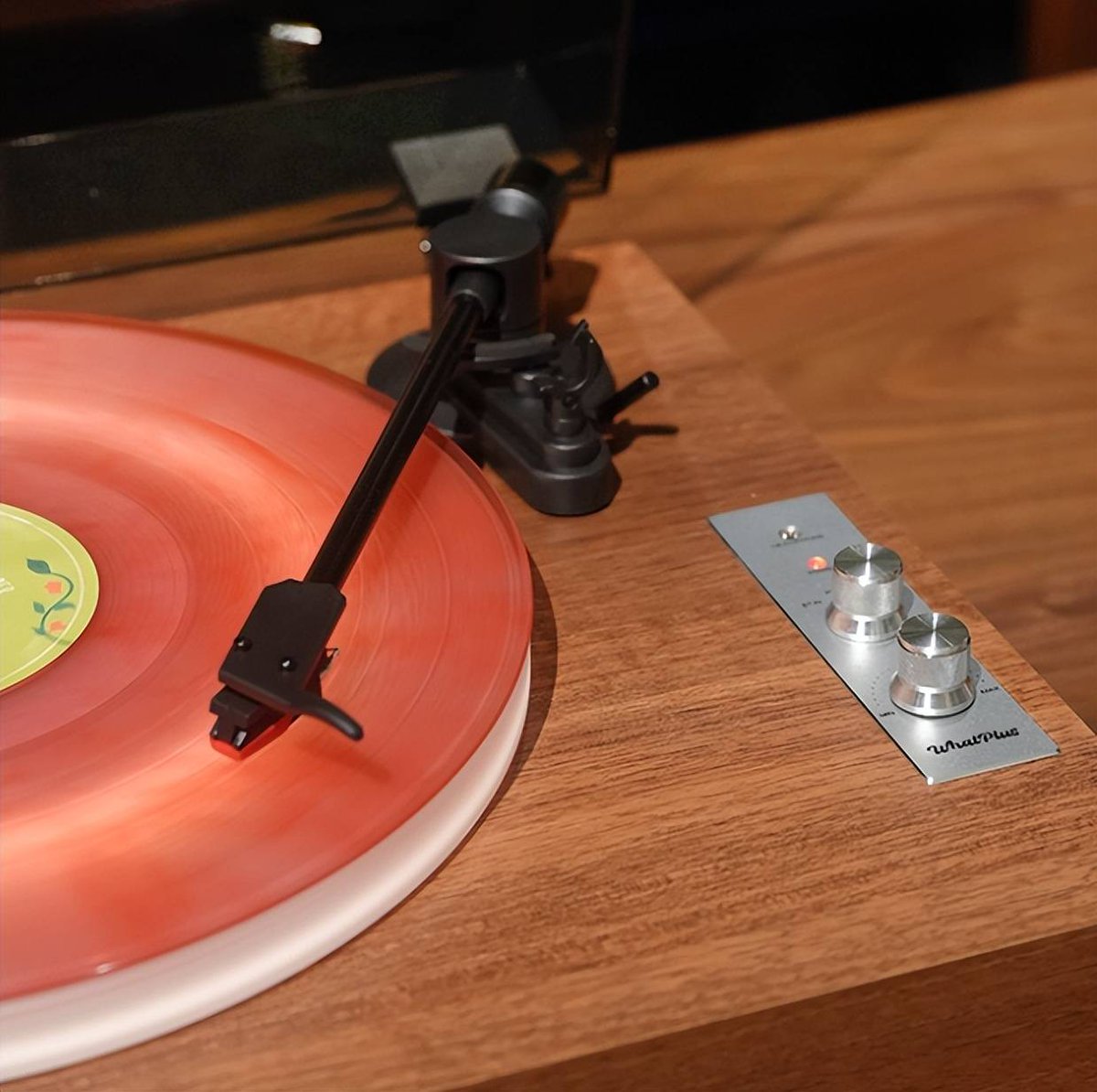Kikochan434's tweet photo. Just put on my favorite vinyl record, the warm vinyl crack + iconic melody = instant mood lift https://t.co/qYzgpdgksq