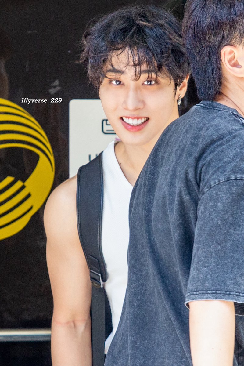 HANmagnitude's tweet photo. so oomfies how do we move on from august 2026 han jisung. only serious replies https://t.co/4cFJUsQLLE