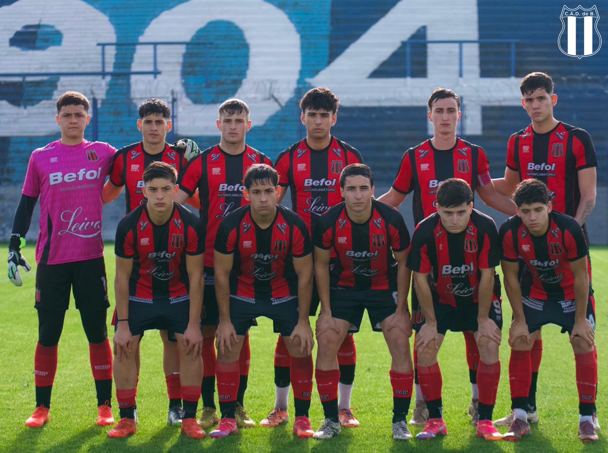 defefutbolforma's tweet photo. 🔚 ¡Final del partido!
🤝 San Telmo 2-2 #Defe
🗣️ Lavergne y Gómez
🔜 Los Andes.
#VamosLosPibes 💪
#VamosDragón 🔴⚫️ https://t.co/p1qUXsVMYq