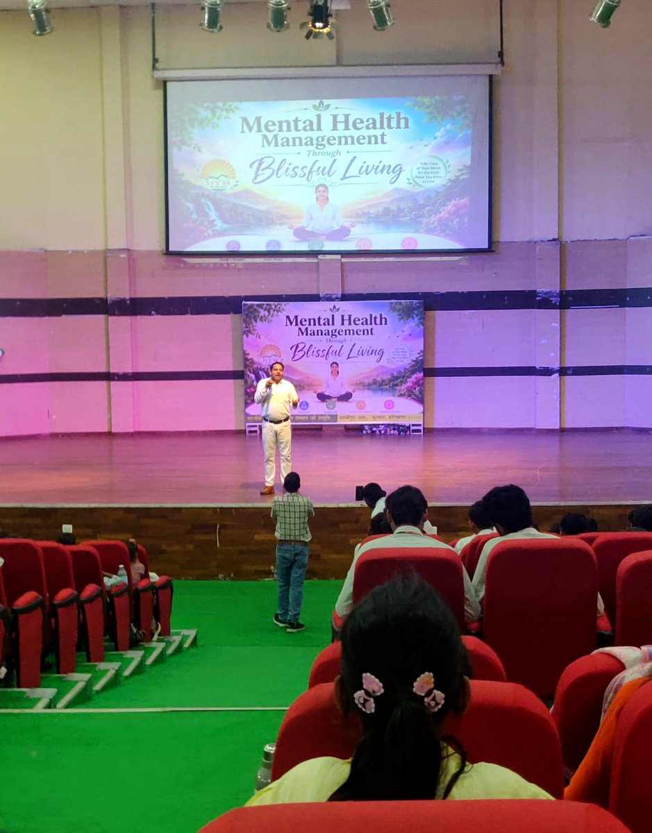 iiymofficial's tweet photo. 'Mental Health Management through Blissful Living' program has begun today at Shikhar Institute of Pharmacy, Budaun! 300+ participants including students &amp; professors are enjoying this program designed for student wellbeing, #YouthEmpowerment &amp; Campus Harmony.

@SiddharthAulia Ji https://t.co/NoukX5HBXq