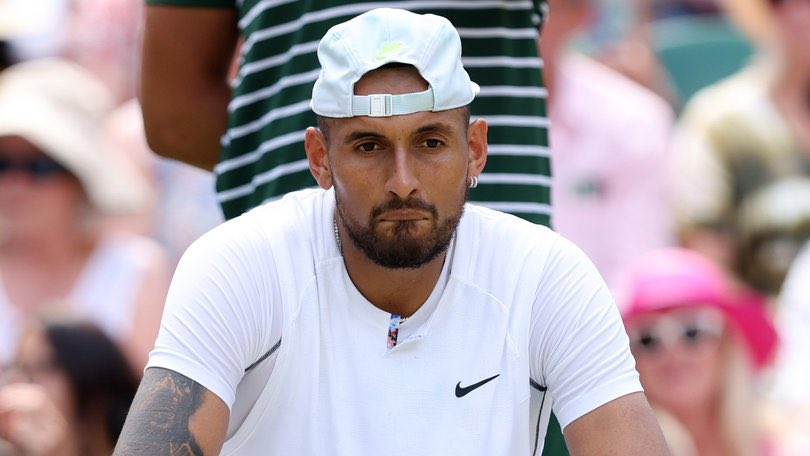 RybaSaka's tweet photo. “Smile if you’ve won Wimbledon” https://t.co/OUx6rFEGyc