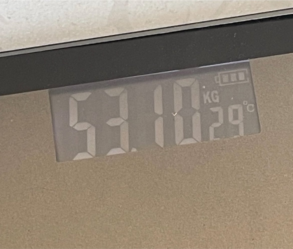 snhusnina's tweet photo. Dari 64kg turun 53kg tanpa cut sugar, no cut nasi at all total damage 11kg. 
SHUT DOWN!!! https://t.co/NLY5e3kUno