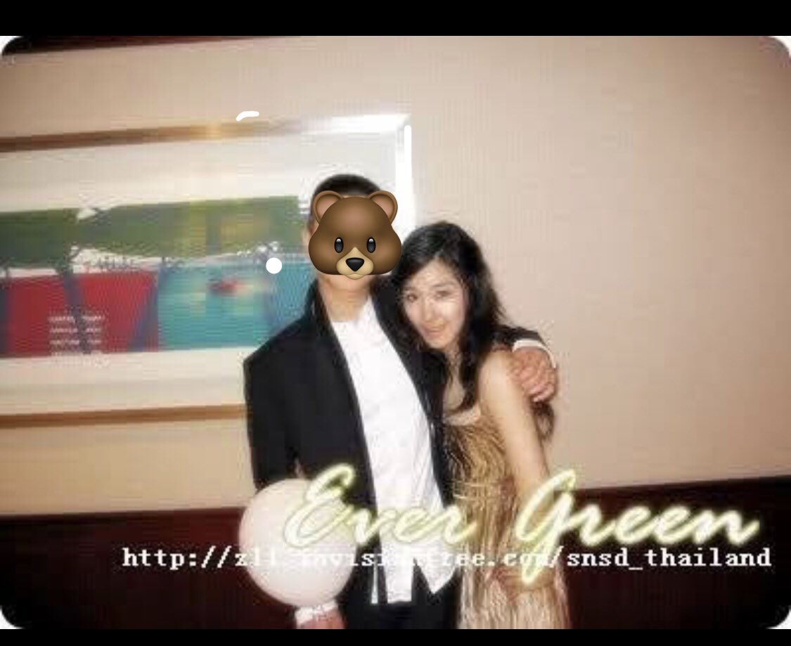 legitrosho's tweet photo. Jessica and Tiffany’s prom back in 2007 https://t.co/FyvlLI0dCk