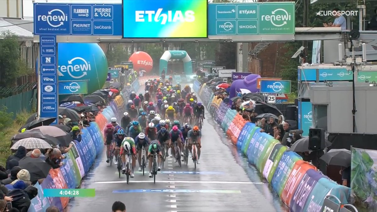 LeGruppetto's tweet photo. Jonathan Milan (Lidl-Trek) triomphe au sprint sur la 1re étape du #RenewiTour ! Sous la pluie, l'Italien (25 ans) domine Olav Kooij (Decathlon CMA CGM) et Tim Merlier (Soudal Quick-Step).

12e victoire de la saison pour Jonathan Milan. https://t.co/KvOjCAK3jm