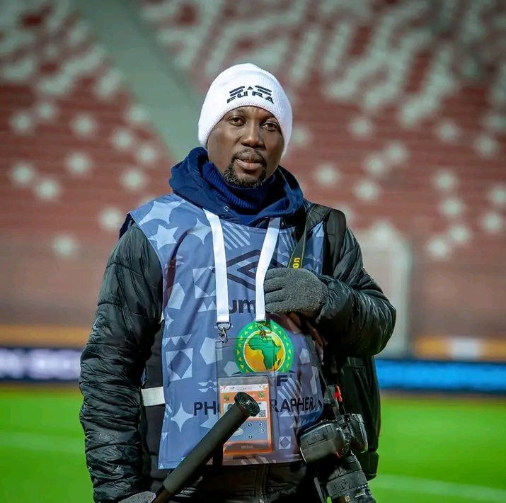 Triompheefonge's tweet photo. Chaque année depuis 2010, le 19 août marque la Journée mondiale de la photographie. 📸

À cette occasion, je souhaite une excellente fête à l’un des meilleurs photographes de la RDC : Bienvenu Dumbi HD Pro. 🇨🇩

Longue vie à la photographie ! 👏🏾 https://t.co/woHa7g9y6R