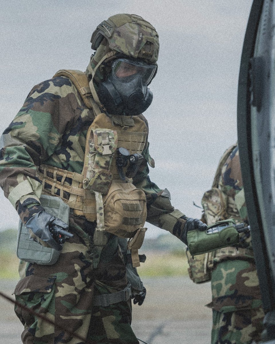 BeAirForce's tweet photo. CBRN stands for Chemical, Biological, Radiological and Nuclear threats. Our Air Force CBRN specialists are trained to detect hazards, assess risks and protect personnel, ensuring operations can continue even in challenging environments.

🎯 Ready to face the invisible. https://t.co/eEaU9OQMmN