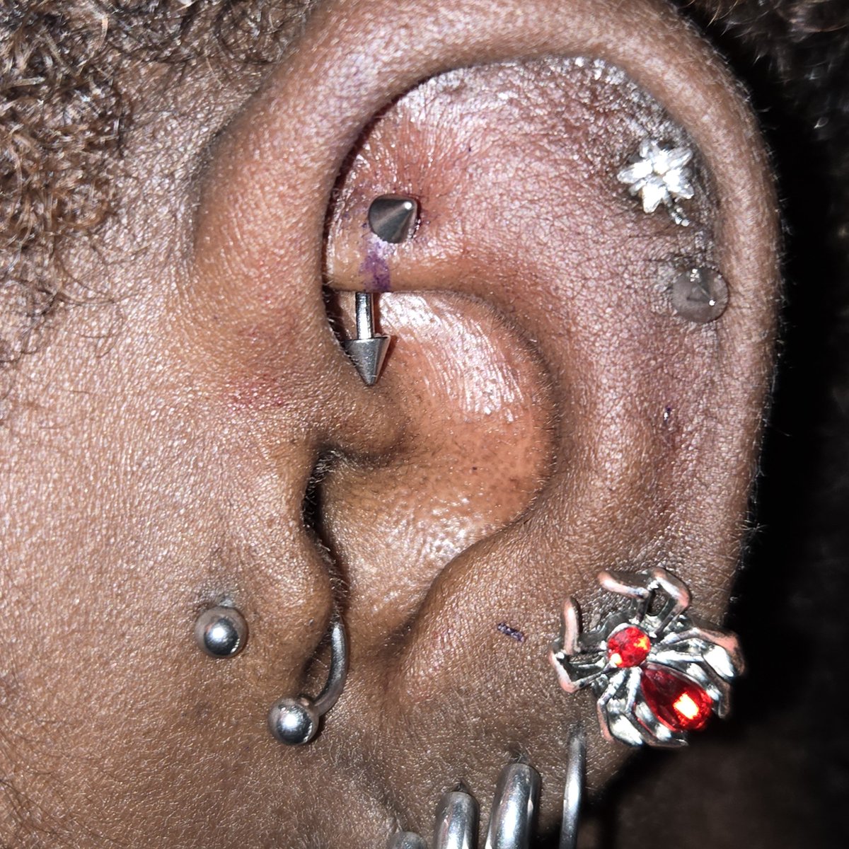 imose_ng's tweet photo. Stunning rook 
Done with 8mm curved barbell 
#piercing #explore #imose https://t.co/2qRcTMK4DP