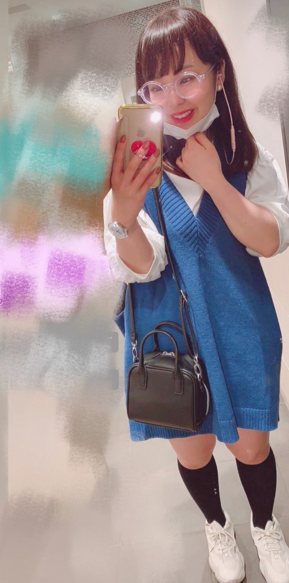 mussa_nemui's tweet photo. 20歳から目指してるところ。

・椎名林檎
・鳥山明作品の女の子

意識して生きてるからか、アラサーに至るまでに言われる回数が増えてきて嬉しい。

もっと良い歳の重ね方をして行くぞ。🕺🌟 https://t.co/r0dDAdQpzI