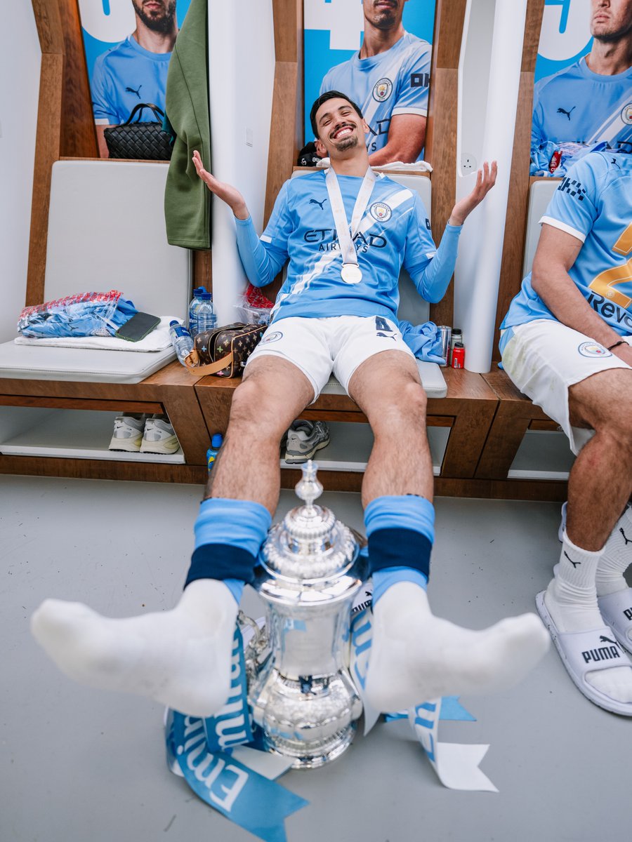ManCity's tweet photo. 🤷‍♂️🩵 https://t.co/ZKOHsuT8s4