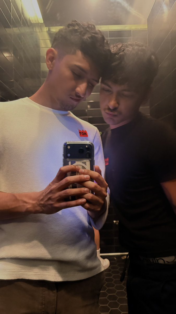 KageCristian's tweet photo. first year w my husband 🥰 the only person who can make my soul smile so he stuck w me for LIFE https://t.co/WA9CLixebd