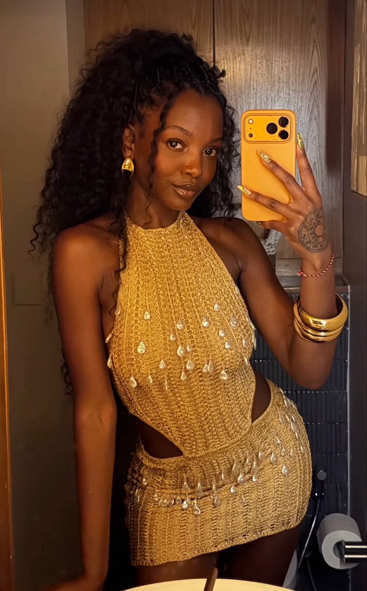 aleospov's tweet photo. a Goddess 😍 https://t.co/ztKDRBx1kI