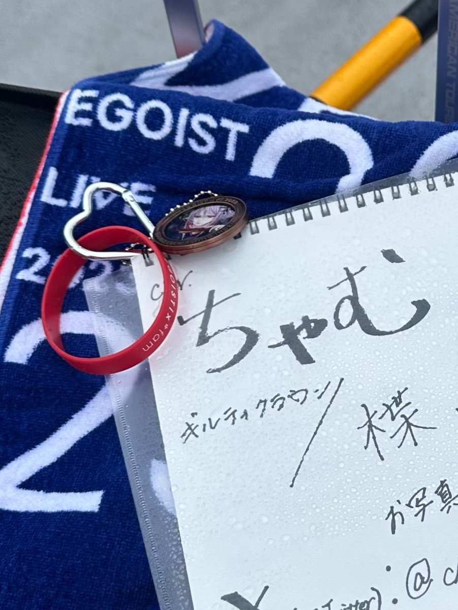 chamcham_girl's tweet photo. EGOISTラストライブのタオル！！
コミケに持って行ったらカメラマンさん何人も気付いてくれてはぴ✌🏻✌🏻

全アルバムのいのりたそ衣装コスを制覇したい...💭 https://t.co/0QWlKUQj3D