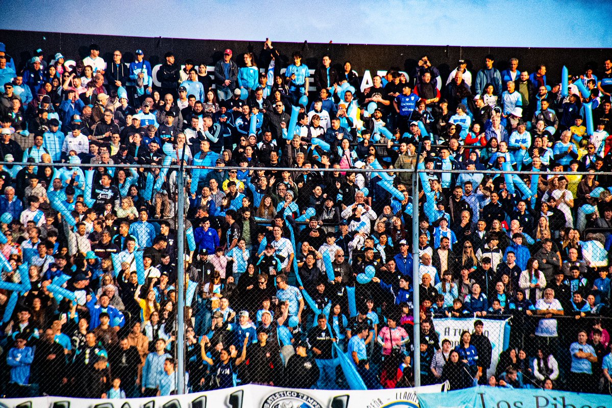 TemperleyOK's tweet photo. 📱Recordá que ya están a la venta las entradas para el partido del domingo a las 16:00 hs frente a Midland. 

Si sos socio/a cuota al día, ingresas sin cargo a la popular.

Si no sos socio/a, podés comprar por acá a un valor promocional: https://t.co/Jw9s2D1UuE https://t.co/AVlzaQQITg