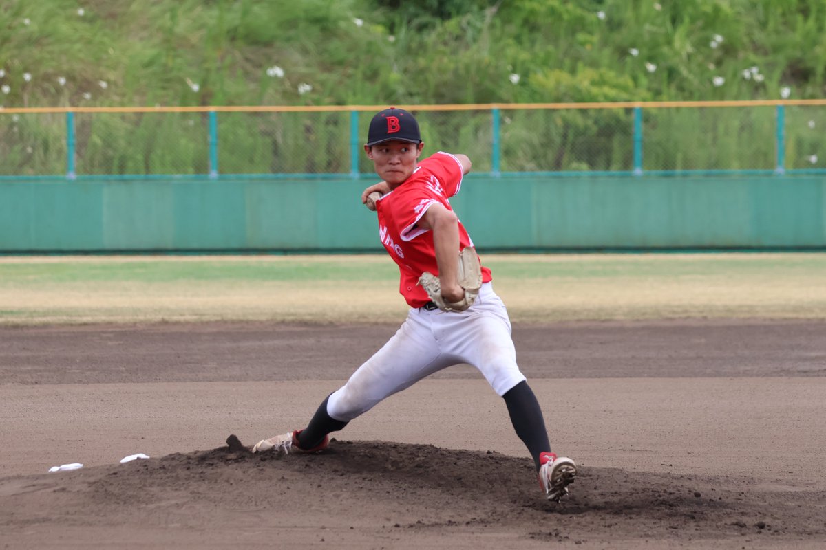 kamashihero's tweet photo. 9日のVS久留米大戦は6-5で敗れました。
先発した兼次選手が自ら志願して7回までを投げ切り、3失点で投げ切ります。

4回、先発マスクを被った佐田選手の初タイムリーなどで一挙5点を奪い、優勢のままゲームを進めていきます。
しかし徐々に点を詰められ、最終回にタイムリーを浴びサヨナラ負けです。 https://t.co/kWw68bI2Wr