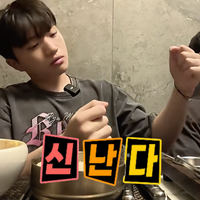 t1_koala's tweet photo. 밥 한 끼 짤 (4/5) https://t.co/6VZw20rJxk